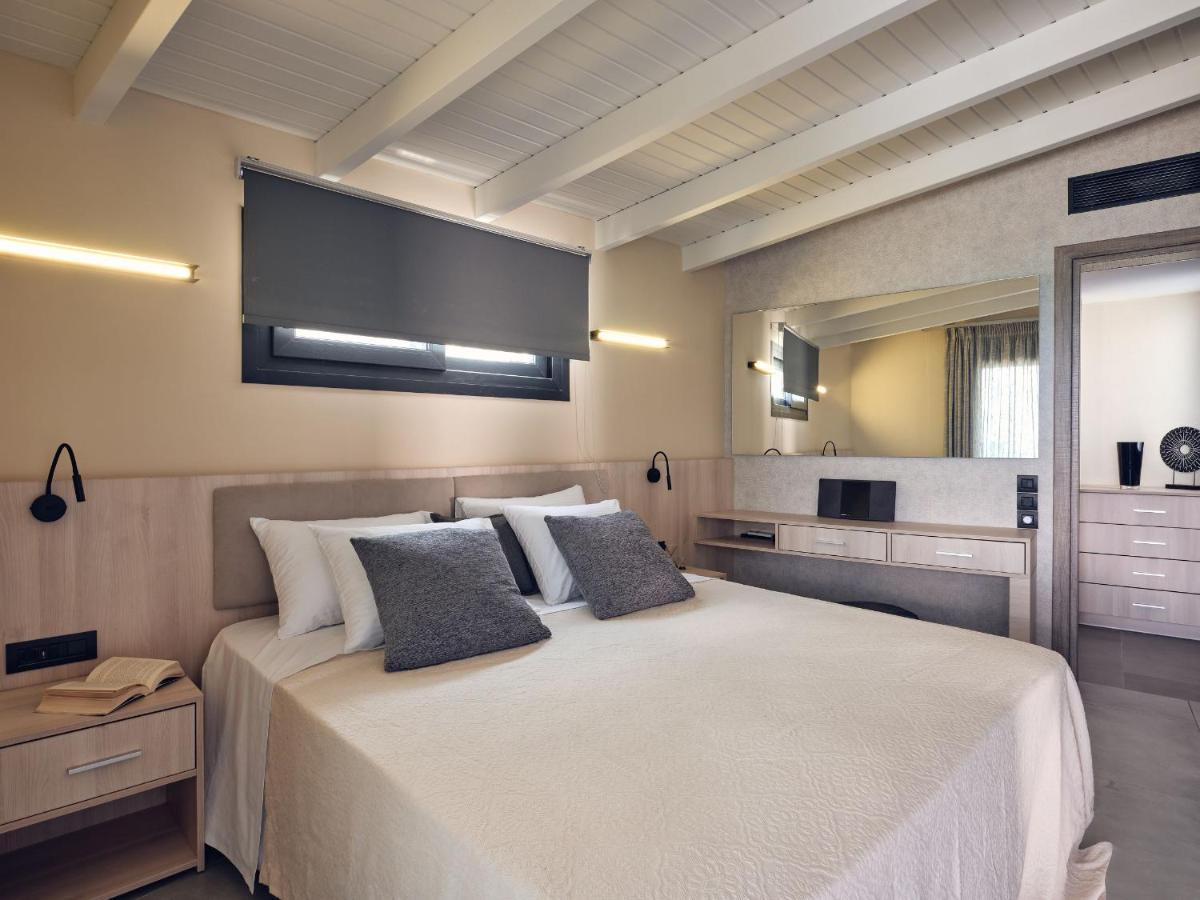 אליקאנאס Blue View Villa - Coastal Elegance With Swim Spa, By Zantewize מראה חיצוני תמונה